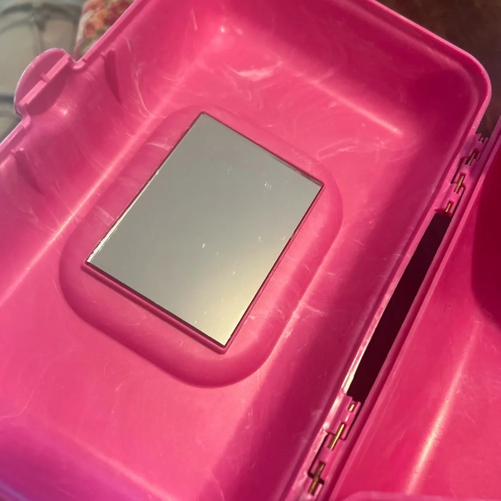 Caboodles Mini Petite Bubblegum Pink Case